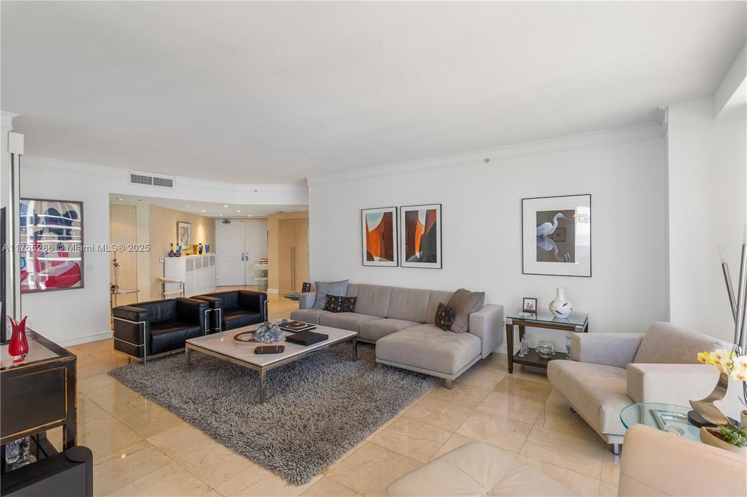 Recently Sold: $2,880,000 (3 beds, 3 baths, 2010 Square Feet)