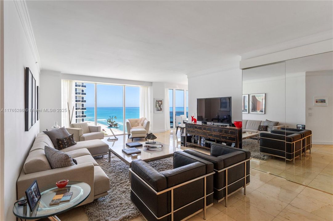Recently Sold: $2,880,000 (3 beds, 3 baths, 2010 Square Feet)