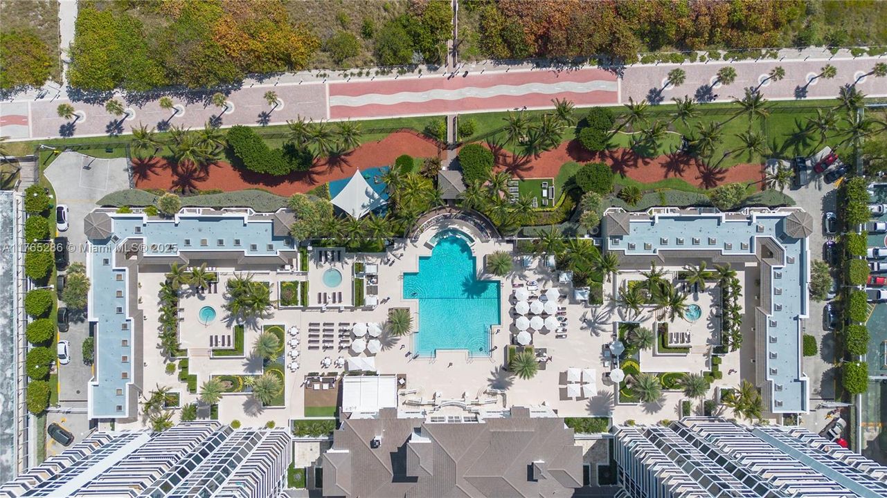 Recently Sold: $2,880,000 (3 beds, 3 baths, 2010 Square Feet)