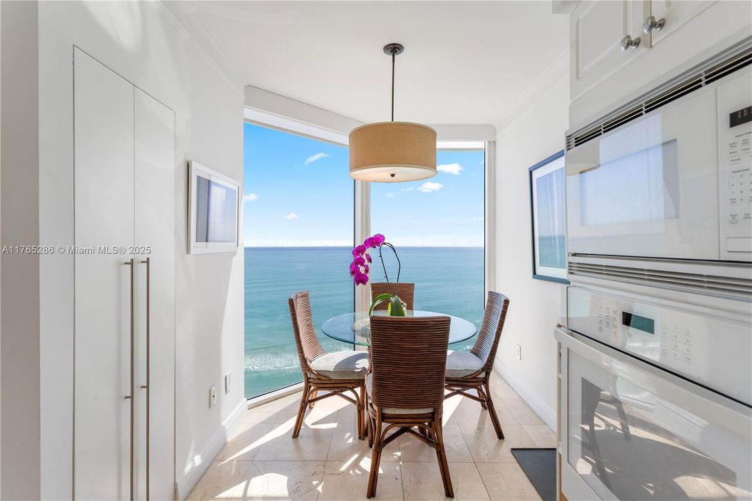 Recently Sold: $2,880,000 (3 beds, 3 baths, 2010 Square Feet)