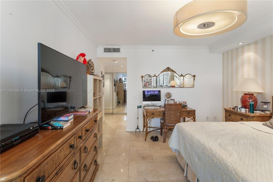 Recently Sold: $2,880,000 (3 beds, 3 baths, 2010 Square Feet)