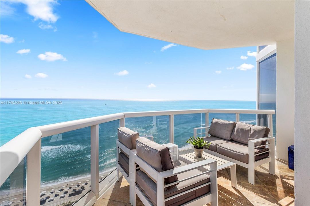 Recently Sold: $2,880,000 (3 beds, 3 baths, 2010 Square Feet)