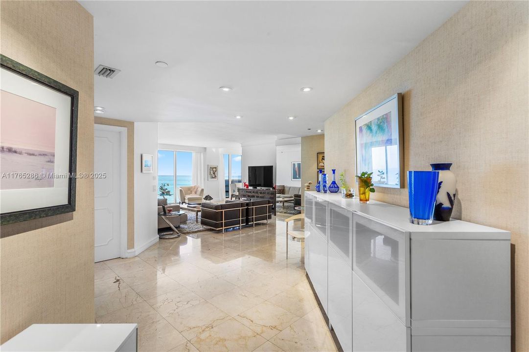 Recently Sold: $2,880,000 (3 beds, 3 baths, 2010 Square Feet)