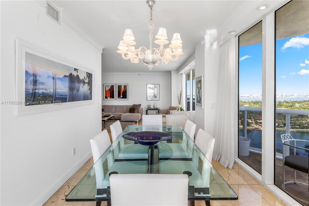 Recently Sold: $2,880,000 (3 beds, 3 baths, 2010 Square Feet)