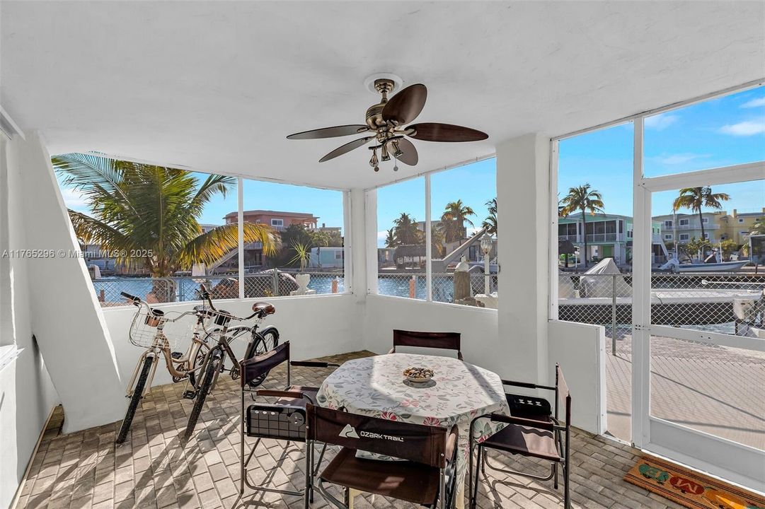 Recently Rented: $4,000 (3 beds, 3 baths, 1579 Square Feet)