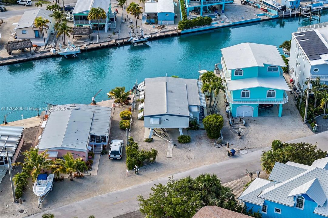 Recently Rented: $4,000 (3 beds, 3 baths, 1579 Square Feet)