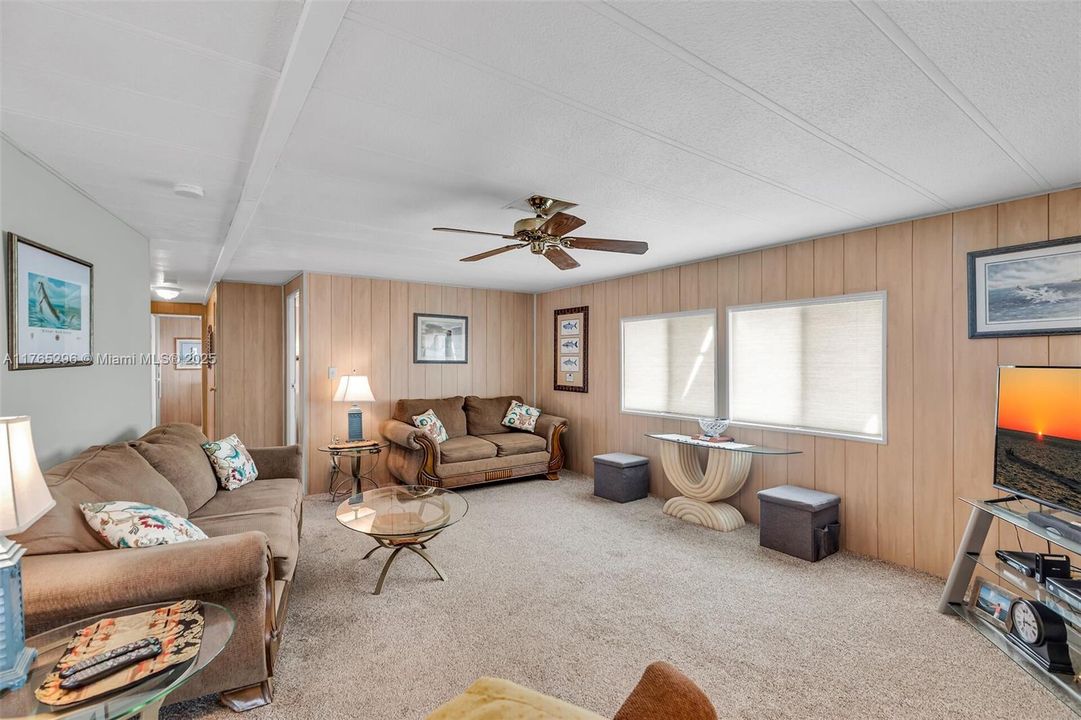 Recently Rented: $4,000 (3 beds, 3 baths, 1579 Square Feet)