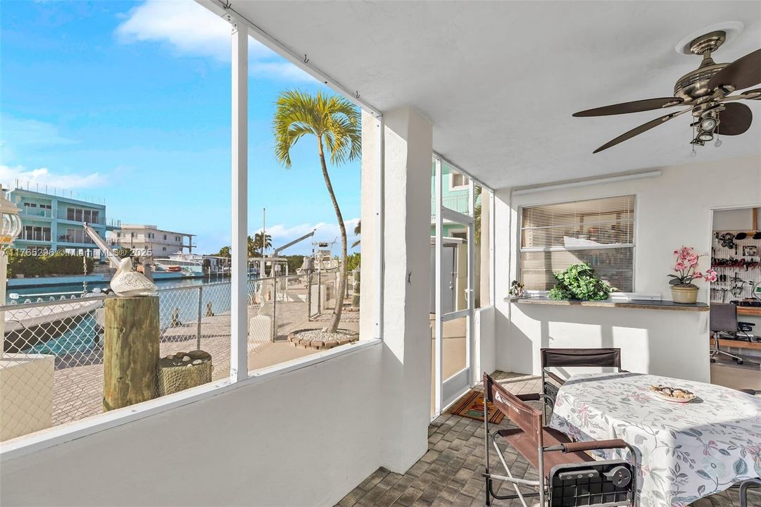 Recently Rented: $4,000 (3 beds, 3 baths, 1579 Square Feet)