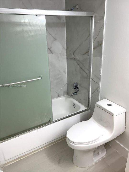 最近售出: $147,500 (1 贝兹, 1 浴室, 816 平方英尺)