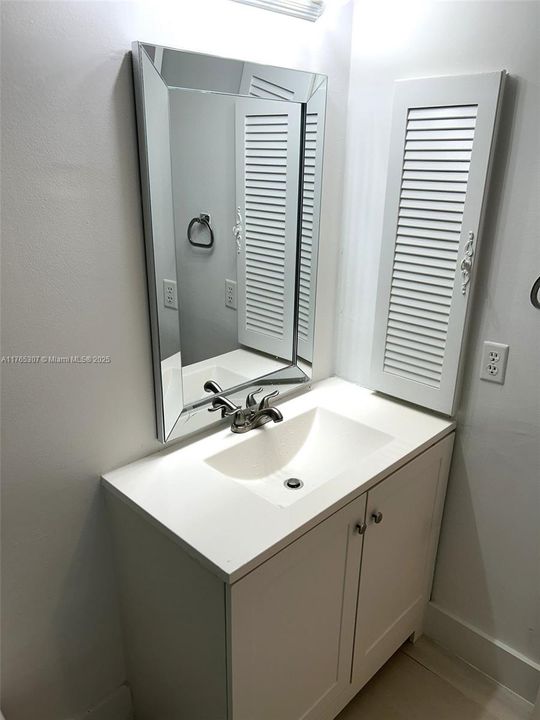 最近售出: $147,500 (1 贝兹, 1 浴室, 816 平方英尺)