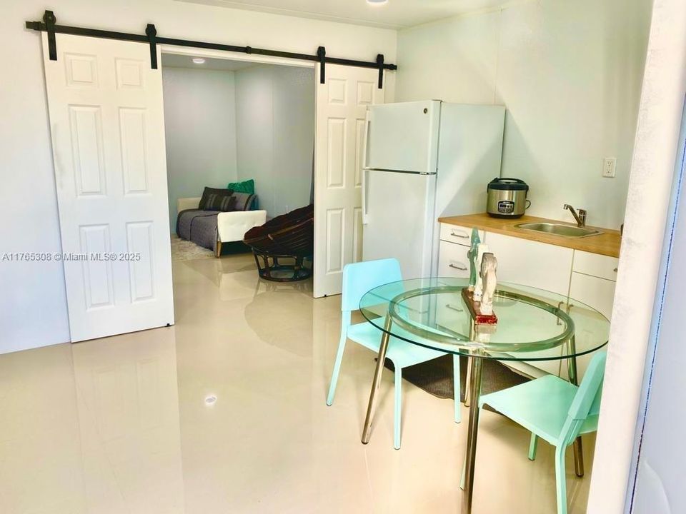 最近租的: $1,200 (1 贝兹, 1 浴室, 1424 平方英尺)