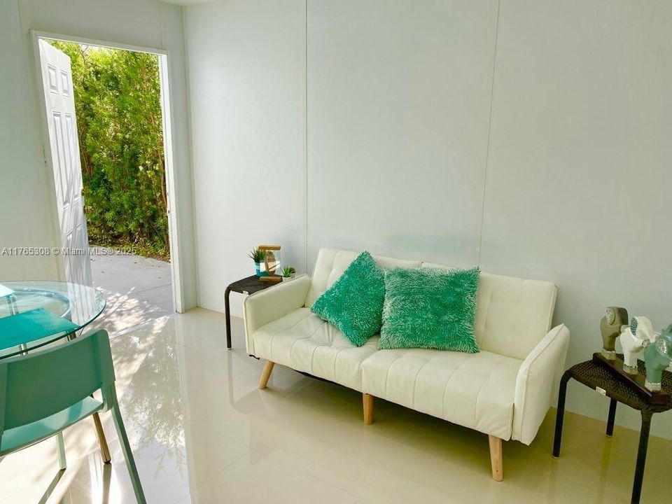 最近租的: $1,200 (1 贝兹, 1 浴室, 1424 平方英尺)