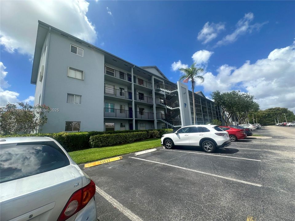 Recientemente alquilado: $2,200 (2 camas, 2 baños, 1200 Pies cuadrados)