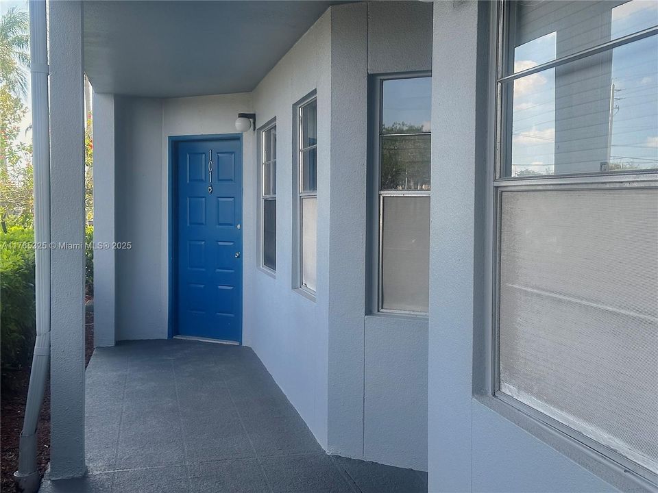 Recientemente alquilado: $2,200 (2 camas, 2 baños, 1200 Pies cuadrados)