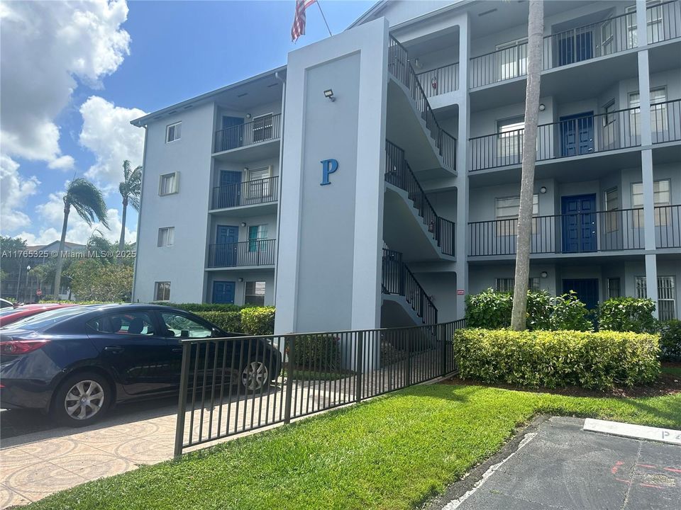 Recientemente alquilado: $2,200 (2 camas, 2 baños, 1200 Pies cuadrados)