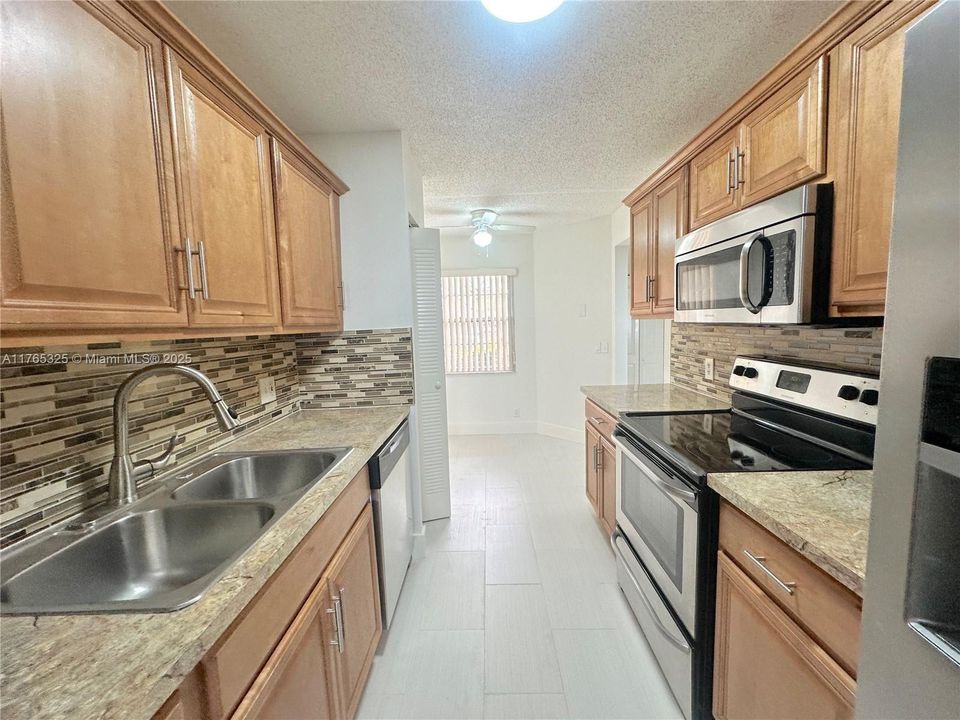 Recientemente alquilado: $2,200 (2 camas, 2 baños, 1200 Pies cuadrados)