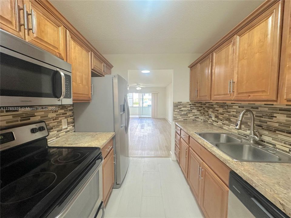 Recientemente alquilado: $2,200 (2 camas, 2 baños, 1200 Pies cuadrados)