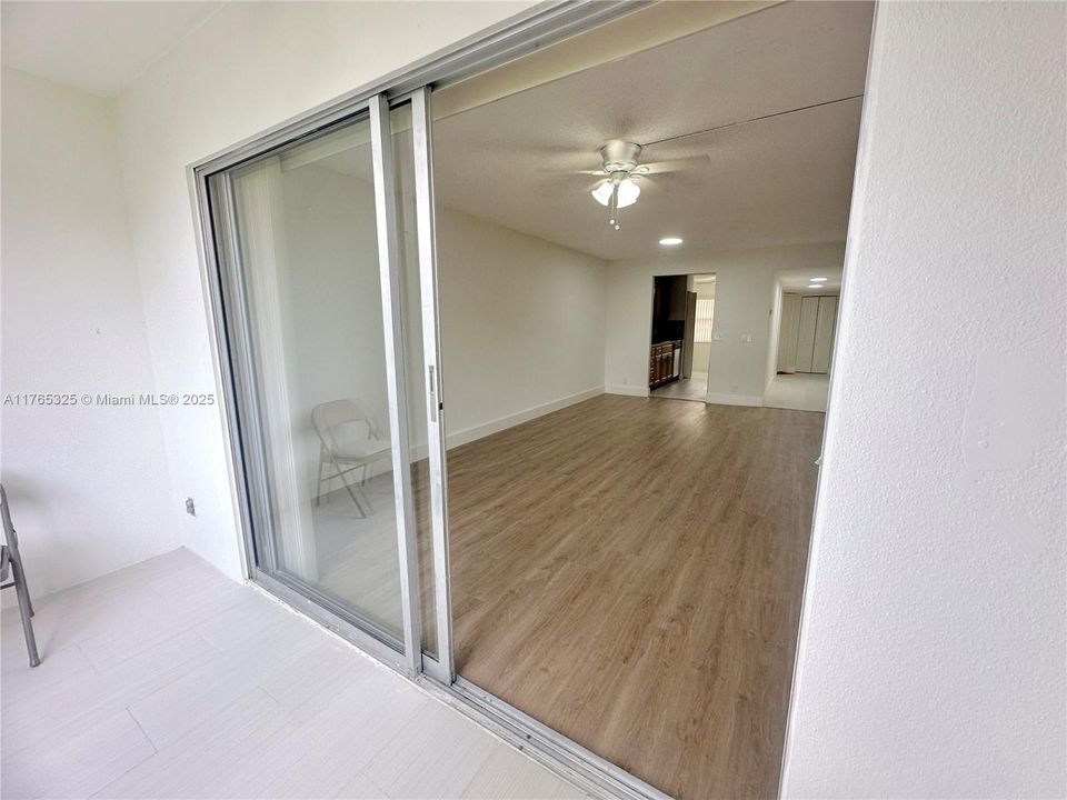 Recientemente alquilado: $2,200 (2 camas, 2 baños, 1200 Pies cuadrados)