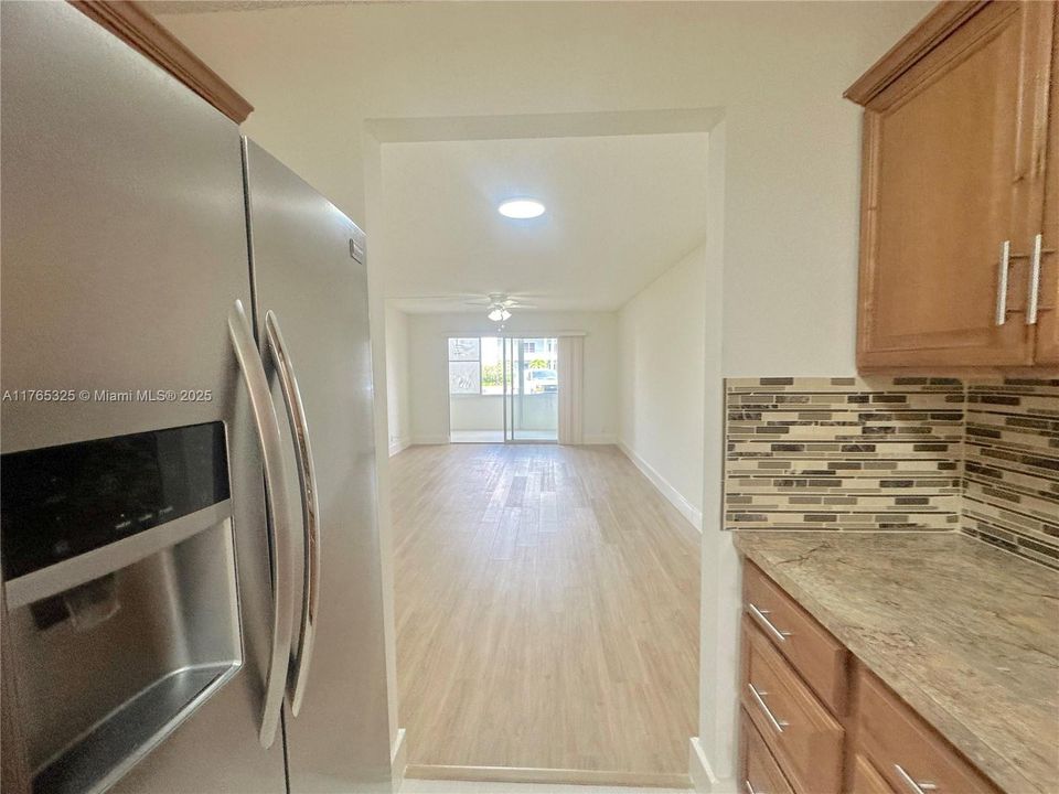 Recientemente alquilado: $2,200 (2 camas, 2 baños, 1200 Pies cuadrados)