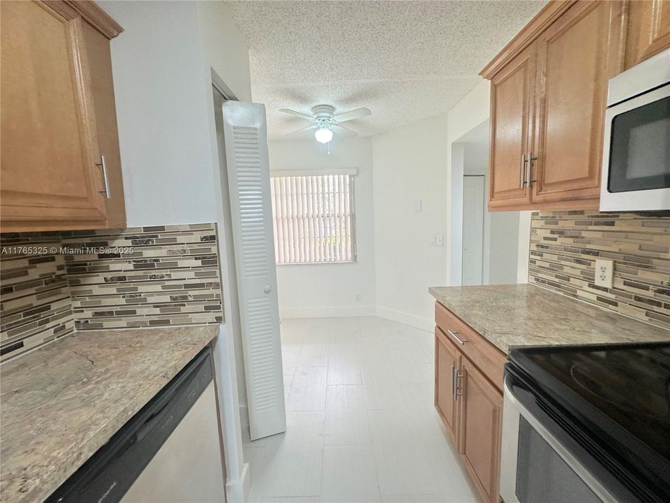 Recientemente alquilado: $2,200 (2 camas, 2 baños, 1200 Pies cuadrados)