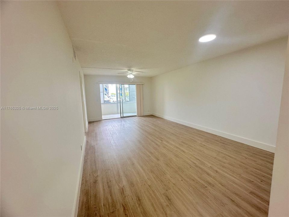 Recientemente alquilado: $2,200 (2 camas, 2 baños, 1200 Pies cuadrados)