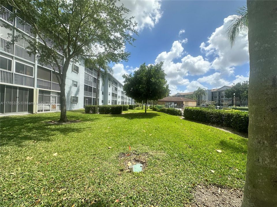 Recientemente alquilado: $2,200 (2 camas, 2 baños, 1200 Pies cuadrados)