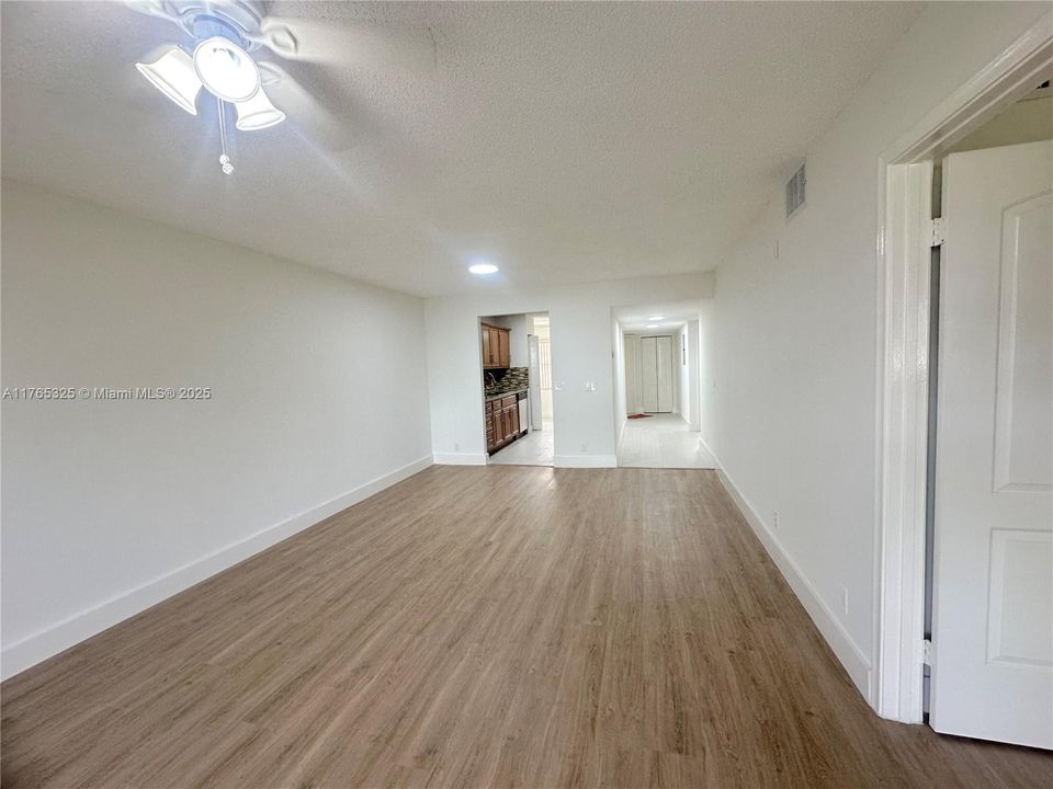 Recientemente alquilado: $2,200 (2 camas, 2 baños, 1200 Pies cuadrados)