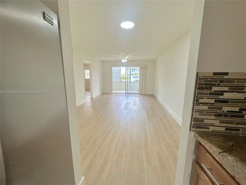 Recientemente alquilado: $2,200 (2 camas, 2 baños, 1200 Pies cuadrados)