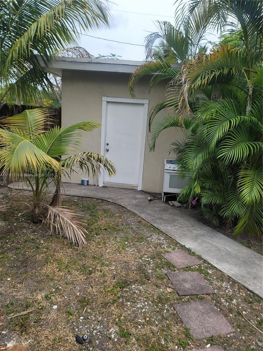 Под контрактом: $3,100 (4 спален, 2 ванн, 1193 Квадратных фут)