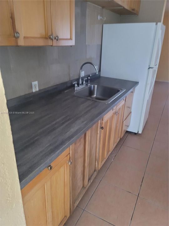 Под контрактом: $3,100 (4 спален, 2 ванн, 1193 Квадратных фут)