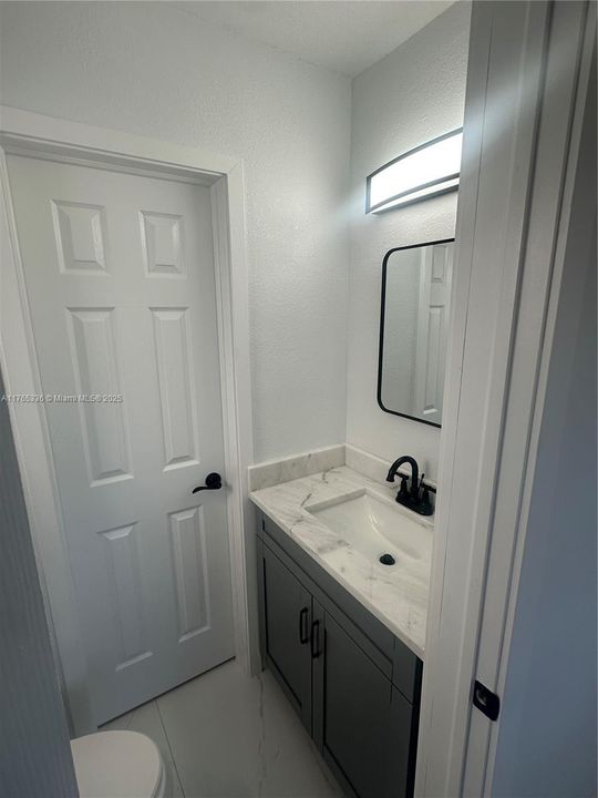 Recently Rented: $3,200 (3 beds, 1 baths, 1254 Square Feet)