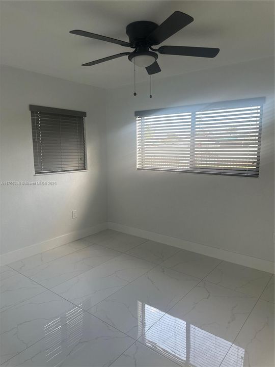 Recently Rented: $3,200 (3 beds, 1 baths, 1254 Square Feet)