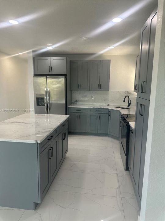 Recently Rented: $3,200 (3 beds, 1 baths, 1254 Square Feet)