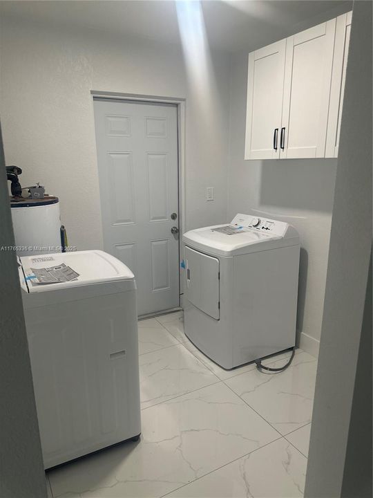 Recently Rented: $3,200 (3 beds, 1 baths, 1254 Square Feet)