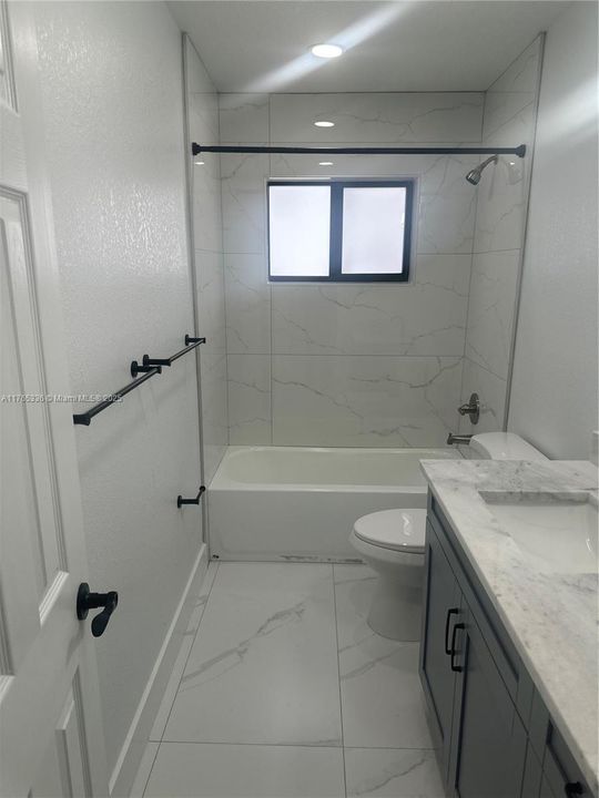 Recently Rented: $3,200 (3 beds, 1 baths, 1254 Square Feet)