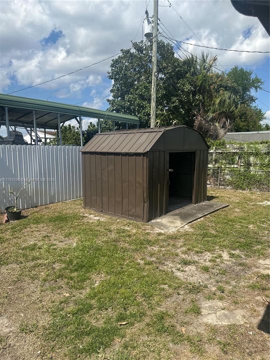 Recently Rented: $3,200 (3 beds, 1 baths, 1254 Square Feet)