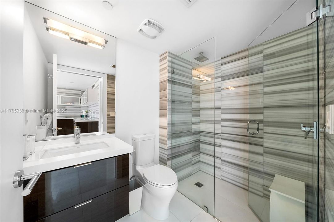 Recently Sold: $1,425,000 (2 beds, 2 baths, 1042 Square Feet)