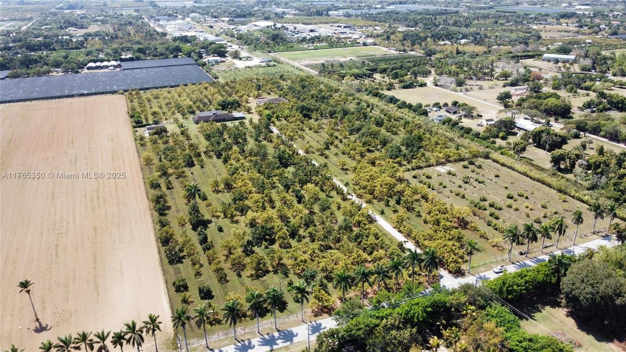 Recently Sold: $3,500,000 (6 beds, 3 baths, 2954 Square Feet)