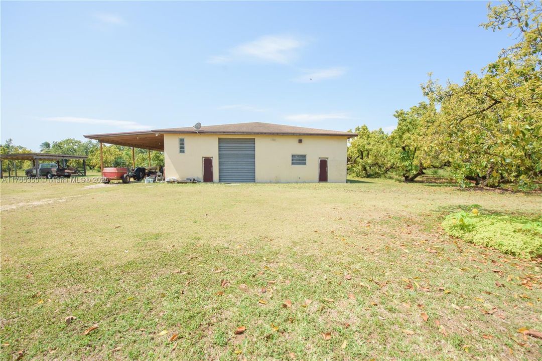 Recently Sold: $3,500,000 (6 beds, 3 baths, 2954 Square Feet)