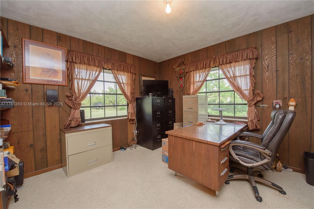 Recently Sold: $3,500,000 (6 beds, 3 baths, 2954 Square Feet)