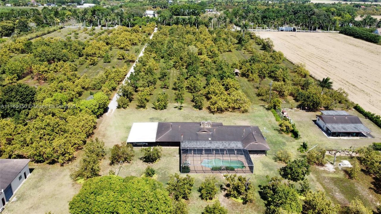 Recently Sold: $3,500,000 (6 beds, 3 baths, 2954 Square Feet)