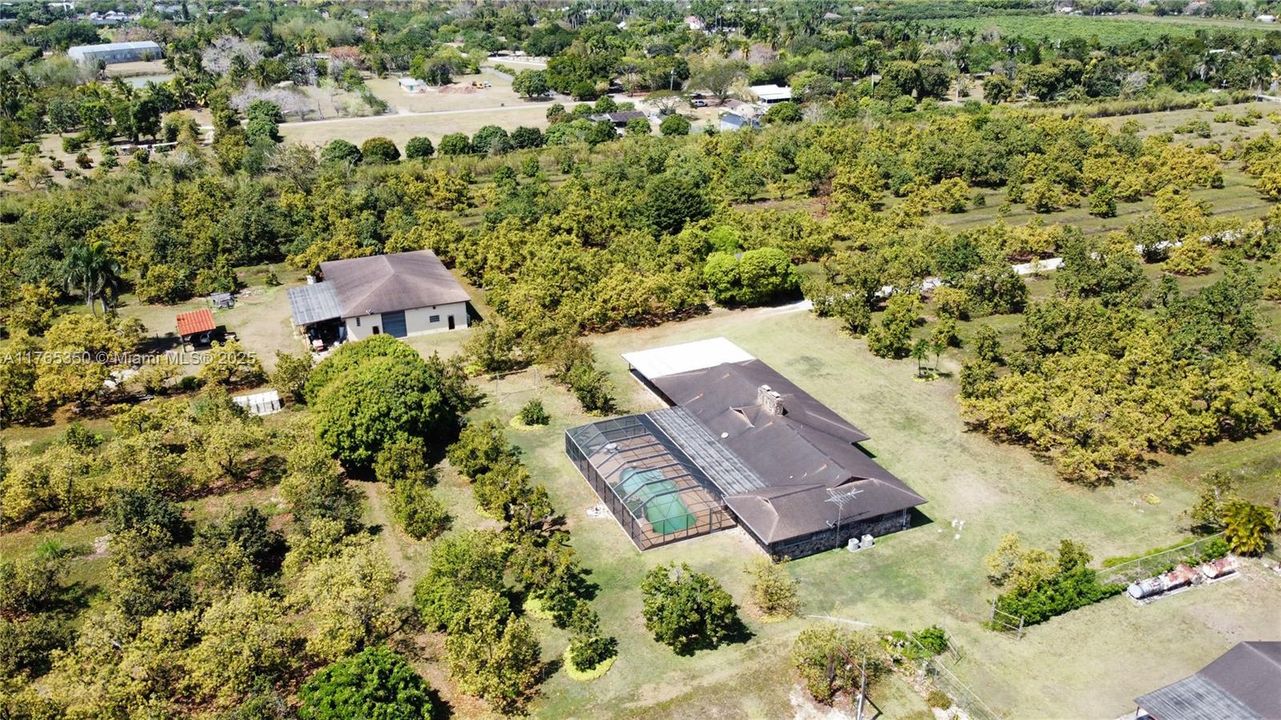 Recently Sold: $3,500,000 (6 beds, 3 baths, 2954 Square Feet)