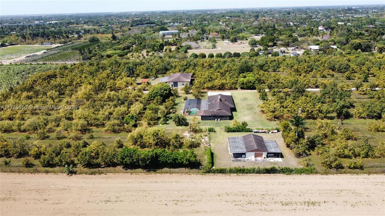 Recently Sold: $3,500,000 (6 beds, 3 baths, 2954 Square Feet)