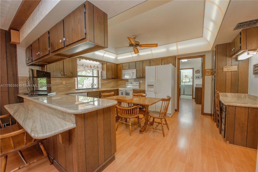 Recently Sold: $3,500,000 (6 beds, 3 baths, 2954 Square Feet)