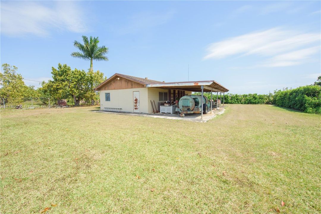 Recently Sold: $3,500,000 (6 beds, 3 baths, 2954 Square Feet)