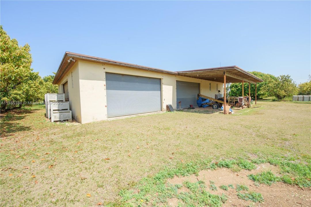 Recently Sold: $3,500,000 (6 beds, 3 baths, 2954 Square Feet)