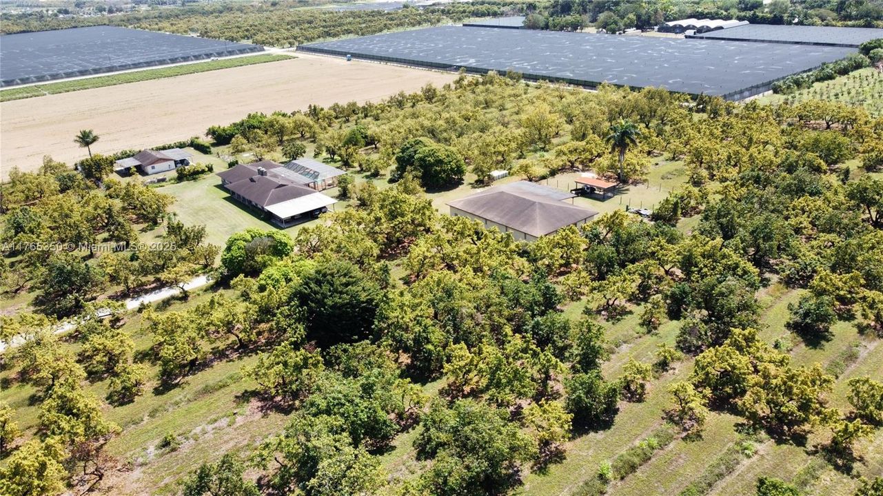 Recently Sold: $3,500,000 (6 beds, 3 baths, 2954 Square Feet)