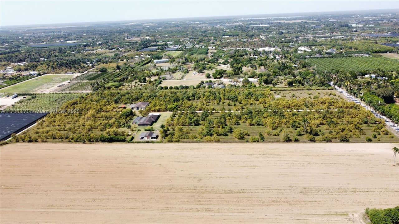 Recently Sold: $3,500,000 (6 beds, 3 baths, 2954 Square Feet)