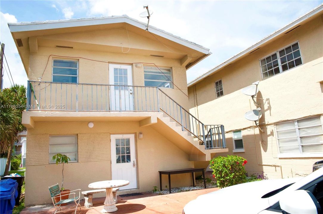 最近租的: $1,675 (1 贝兹, 1 浴室, 800 平方英尺)