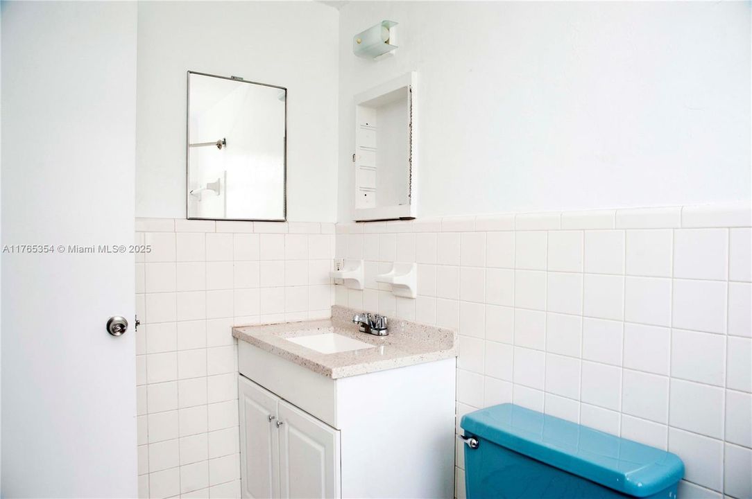 最近租的: $1,675 (1 贝兹, 1 浴室, 800 平方英尺)